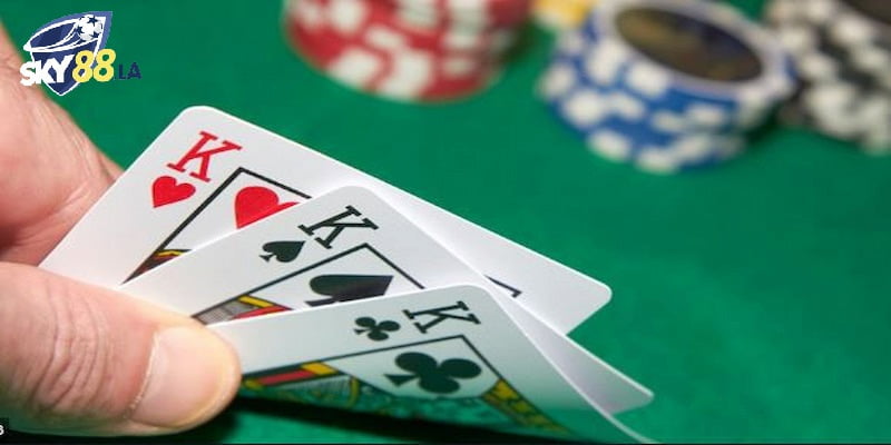 Tìm hiểu luật đánh để có cách chơi bài Liêng luôn thắng